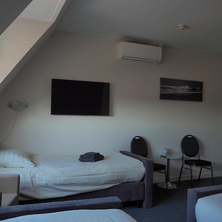 Hotel De Harmonie Sexbierum ภายนอก รูปภาพ