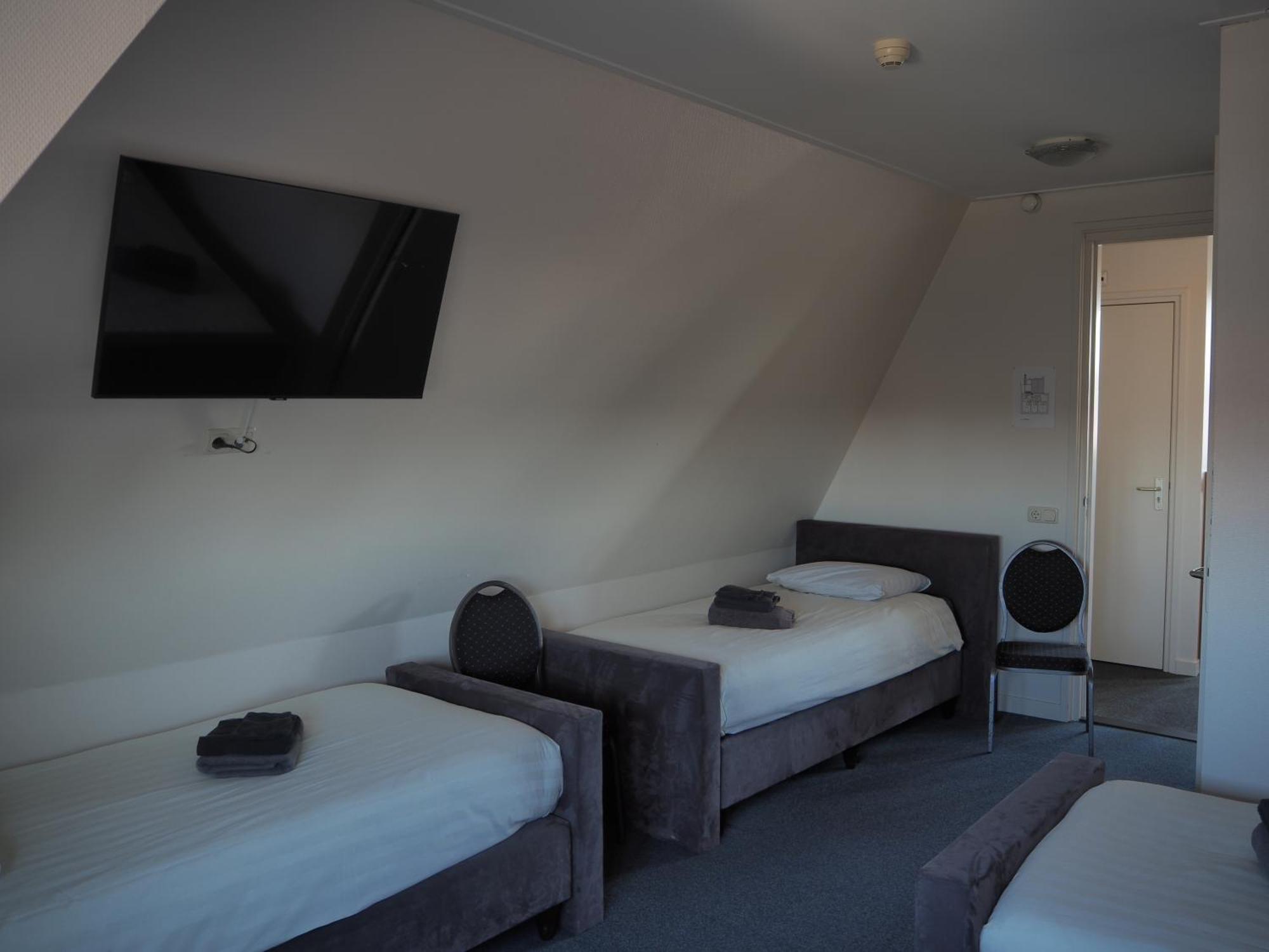 Hotel De Harmonie Sexbierum ภายนอก รูปภาพ