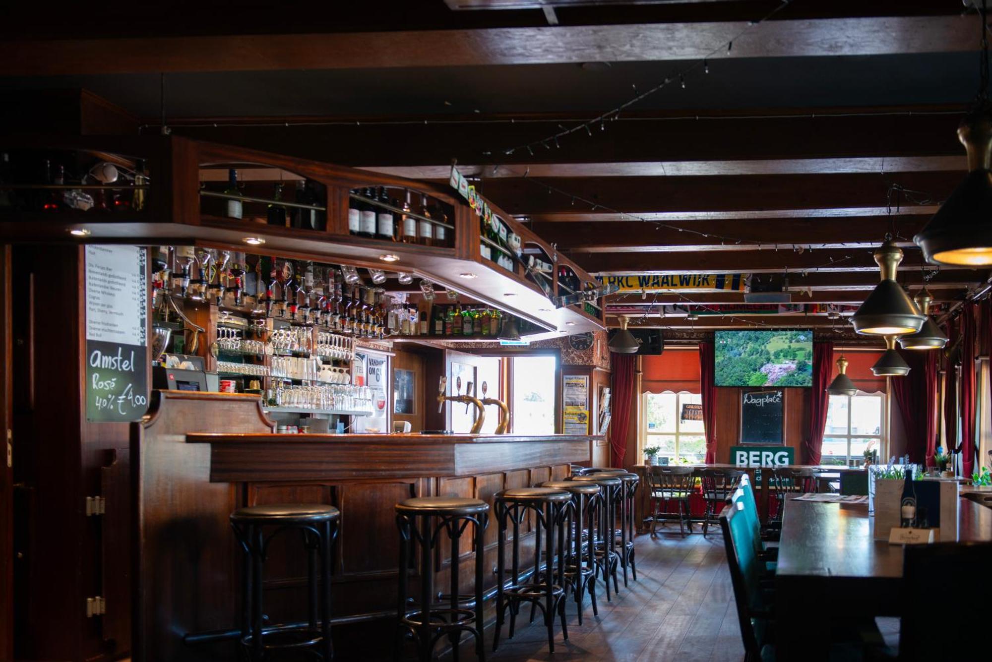 Hotel De Harmonie Sexbierum ภายนอก รูปภาพ